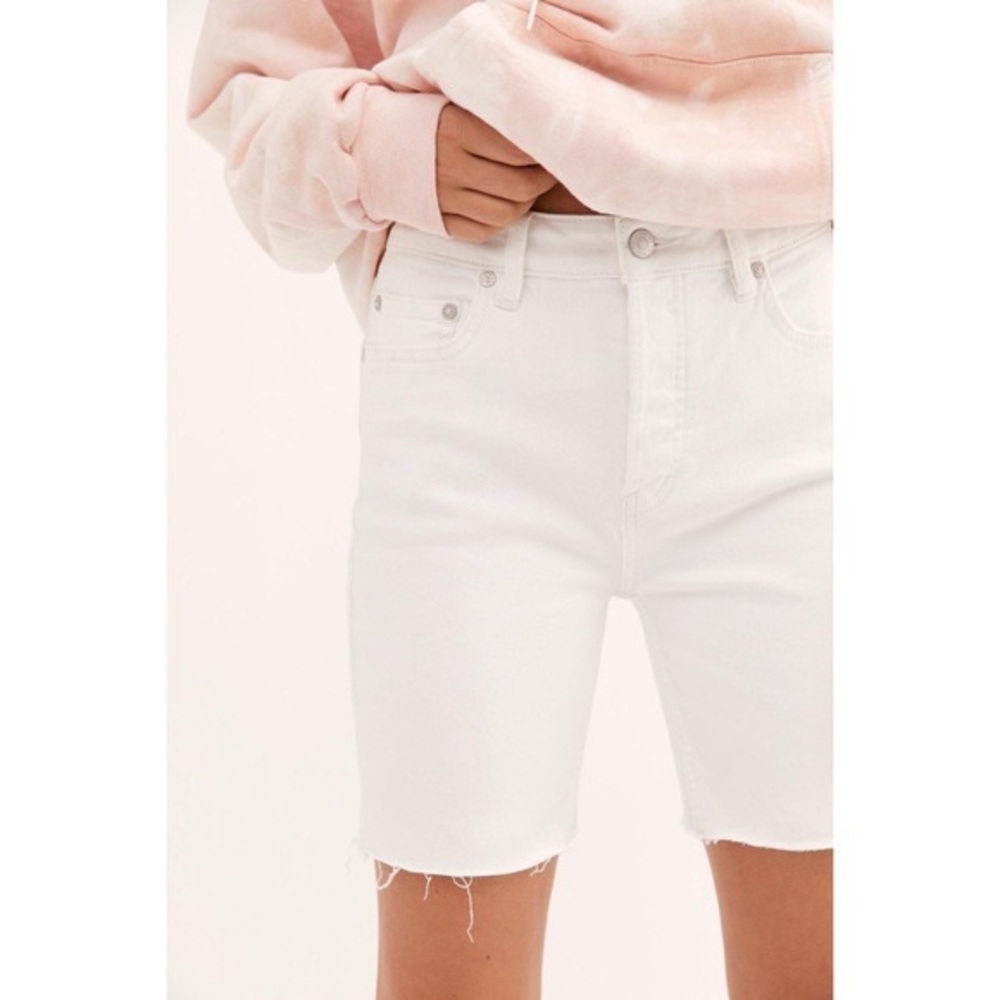 Free People Raw Hem Mid Rise Bermuda Denim Shorts 25 White Avery Jean Shorts NWT